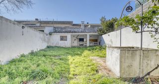 Casa  Calle. Casa de pueblo céntrica con jardín