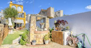 Casa  Hortal d'en pou. Acogedora casa de pueblo con jardín, pozo y barbacoa