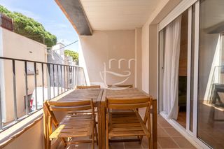 Pis  Perica. Dúplex con terraza, a 5 minutos de la playa de tamariu