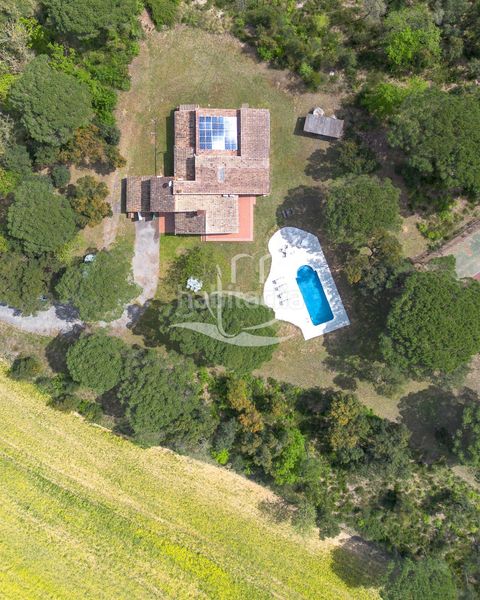 Foto 561bdb34-1ff7-46e7-9e6e-0dcb51fd559b. Xalet amb calefacció aparcament piscina a Llagostera