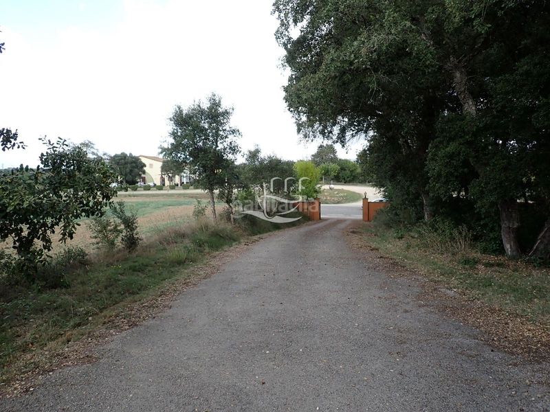 Foto a96ec1d8-9545-4c7b-a17d-ce4727236a86. Xalet amb calefacció aparcament piscina a Llagostera
