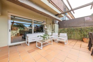 Appartamento  Montsia. Magnífico piso con terraza  y plaza de aparcamiento en palafruge