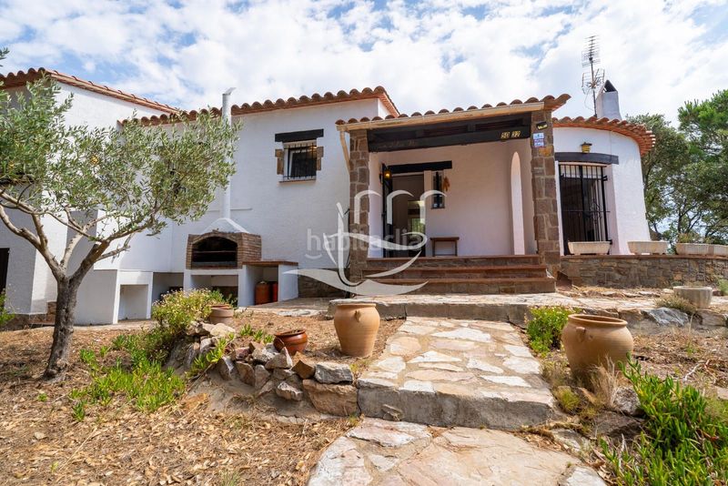 Foto 1f13e026-a730-449b-b709-040d290c545a. Xalet amb calefacció aparcament a residencial Begur-esclanyà Begur