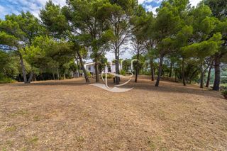 Chalet  Carles riba. Casa en una sola planta sobre terreno de 3.714m2