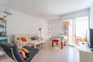 Etagenwohnung  Llavia i serra, número. Oportunidad en el centro con parking y terraza