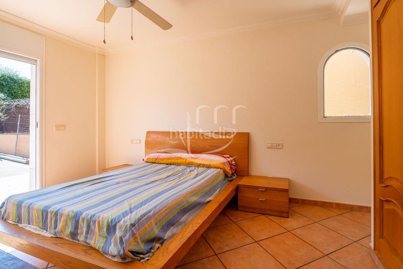 Foto 4969bf9f-f5f8-44d1-8652-45caca52ac9c. Chalet amplia casa independiente con garaje y jardín en Mont-ras