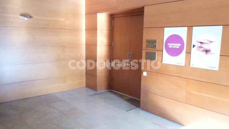 Foto 51afcd3b-7d7f-42f3-accb-3cdbc2668106. Alquiler local comercial en carrer del pare gallissà 2a en Vic