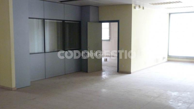 Foto d4989176-4fa2-4a6c-a159-28afbd31282e. Alquiler local comercial en carrer del pare gallissà 2a en Vic