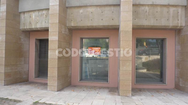 Foto 542b32a1-4c0e-4056-aead-71e47d725262. Lloguer local comercial a carrer del pare gallissà 2a a Vic