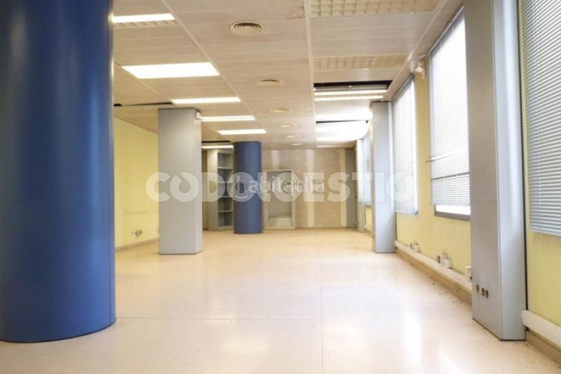 Foto ada87f1f-0b7c-4e9a-b326-76d4bb817576. Lloguer local comercial a carrer del pare gallissà 2a a Vic