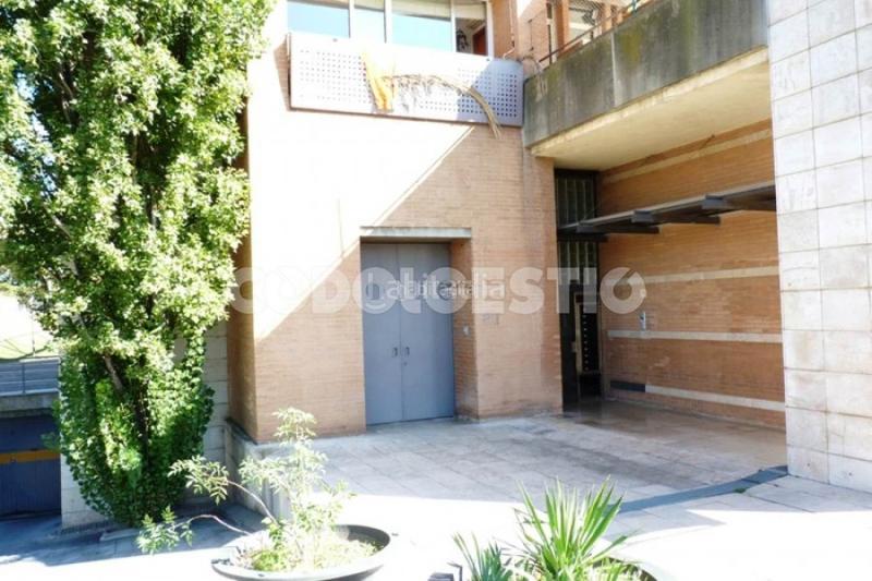 Foto d857461d-3909-4908-b161-2a64ba2d049f. Lloguer local comercial a carrer del pare gallissà 2a a Vic