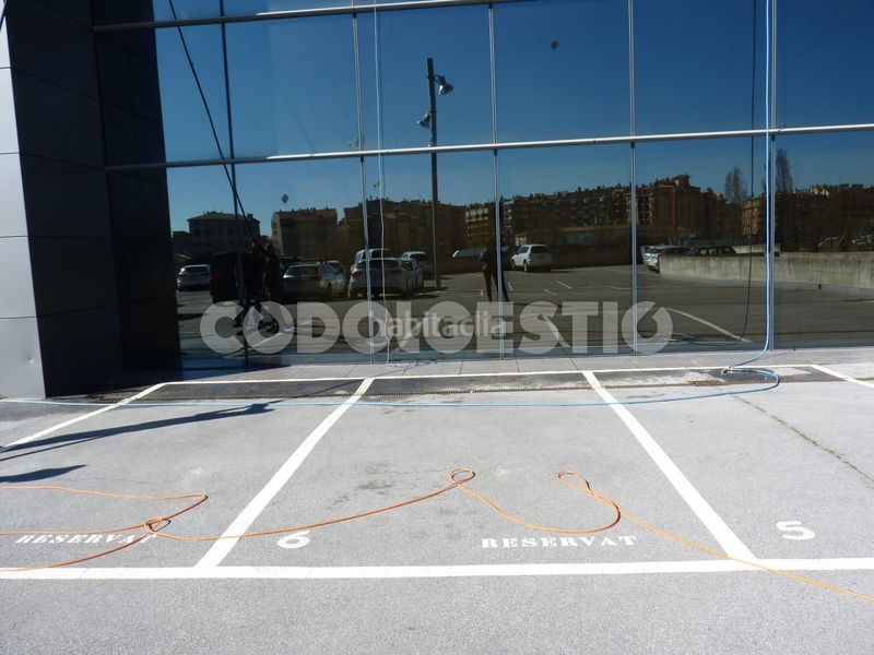 Foto aaf5ee4d-855d-4025-9b20-76d4c6bbf406. Rent car parking in El Sucre-El Nadal Vic