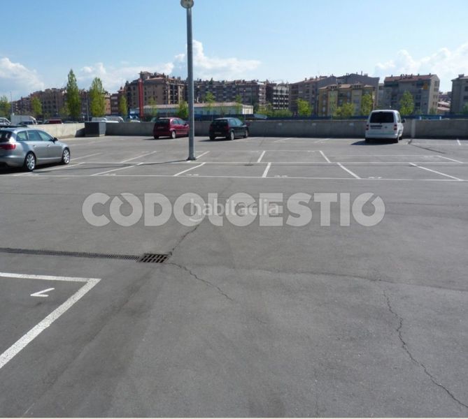 Foto e735c667-3078-4d66-a16b-d88cf59cce2b. Rent car parking in El Sucre-El Nadal Vic