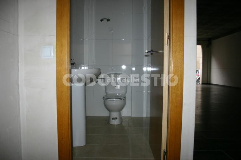 Foto 025e1f87-bd22-43f7-84d7-40d39001ef73. Local comercial local en venda a en Torelló