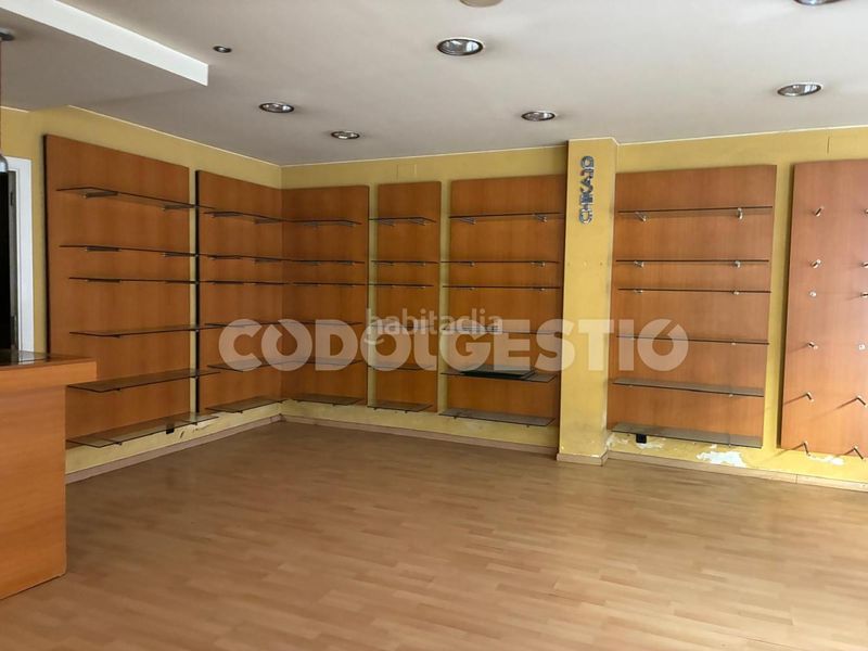 Foto 1d1a4fa6-163a-475a-877f-32589c2622c3. Local comercial a Torelló
