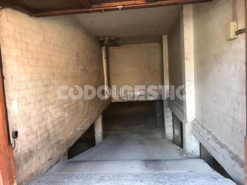 Foto 875d09e1-4eff-423e-9499-5c8a228adea8. Aparcament cotxe a Torelló