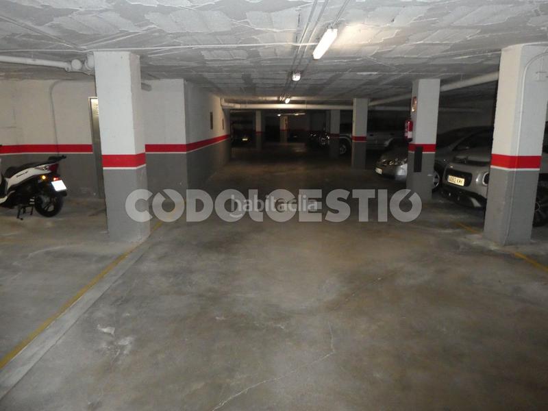 Foto dea9f590-2529-4e31-99c2-1e5c60477cbb. Car parking in Torelló