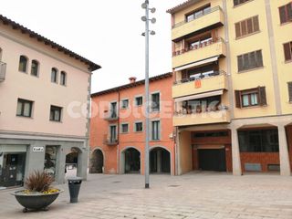 Parking coche  Plaza jacint verdaguer. Pàrquing en venda al centre de torelló