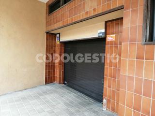 Aparcament cotxe  Vella. Pàrquing en venda al centre de torelló
