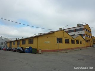 Alquiler Nave industrial  Carrer bellfort. Complex industrial en lloguer a manlleu