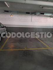 Rent Car parking  Carrer de miquel llor. Plaça d'aparcament en lloguer