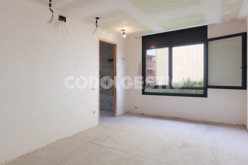 Foto 275dfe14-3101-4834-b0de-b798e8c7283d. Casa  en construcció en venda a en Manlleu