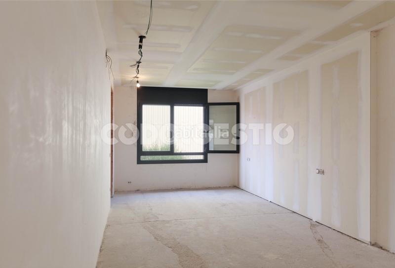 Foto 76ec317b-5cc8-4d2c-9746-59fc9a534114. Casa  en construcció en venda a en Manlleu