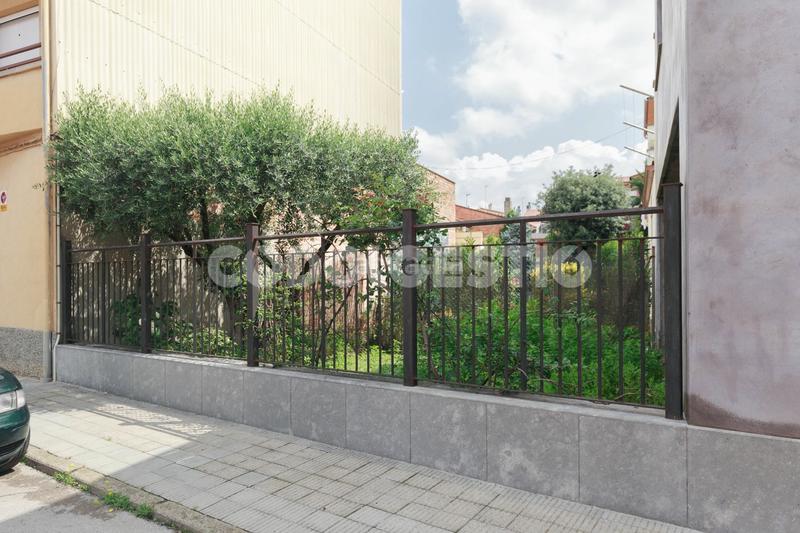 Foto 94210e84-076a-4515-880e-9c6904d8bd81. Casa  en construcció en venda a en Manlleu