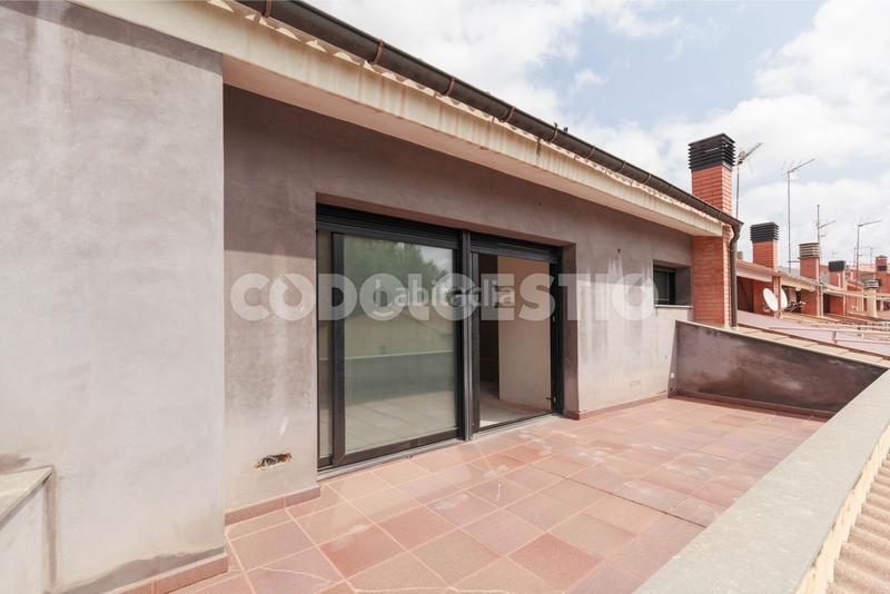 Foto a35ab69c-c2b9-4dfb-a4d1-cc30417a2f18. Casa  en construcció en venda a en Manlleu