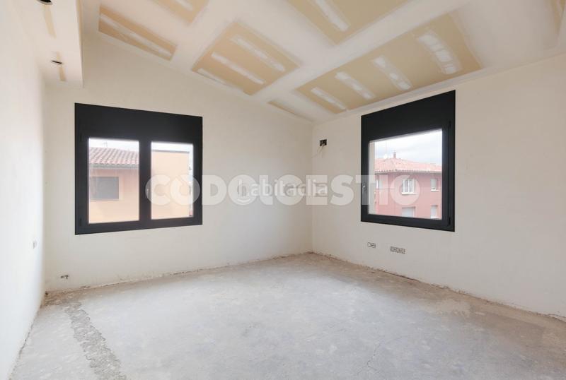 Foto d110cc53-0ab7-4a8e-8a3d-7740c61f3407. Casa  en construcció en venda a en Manlleu