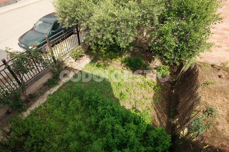 Foto d89b1147-98e1-405f-8b1c-9b425f95facc. Casa  en construcció en venda a en Manlleu