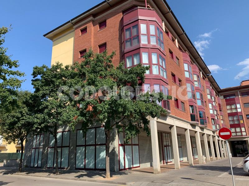 Foto 8cb3b569-c900-4187-8480-d5120eb66cce. Alquiler local comercial local en lloguer a en Manlleu