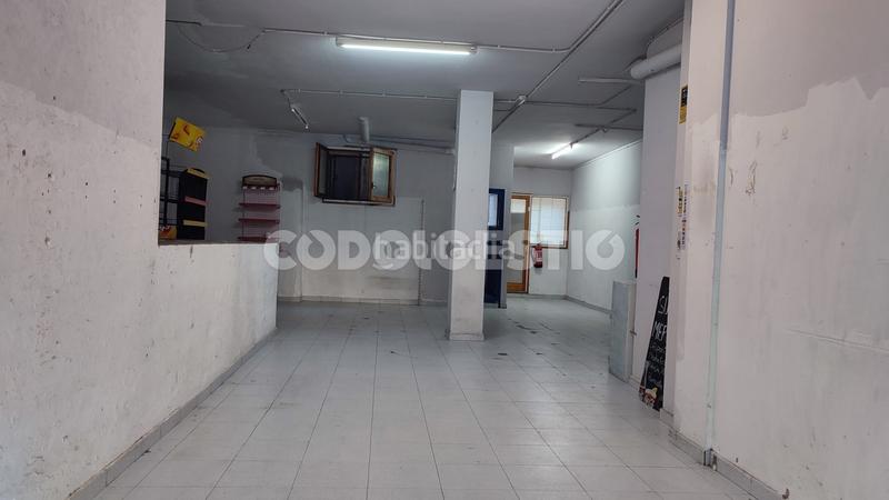 Foto 13d8fd44-6b06-45d1-8c6d-02231d6b1ff0. Local comercial a Centre Vic