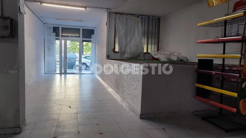 Foto 5896a38a-22a3-427f-9461-6b50b49c1ee5. Local comercial a Centre Vic