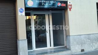 Local commercial  Dels sants màrtirs. Local comercial en venda a vic