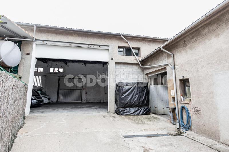 Foto e6de1705-3685-4fb4-84fa-4dd2c969bcf8. Nau industrial a Torelló