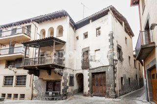 Edifici  N/a. Edifici en venda a torell� cal ferrer