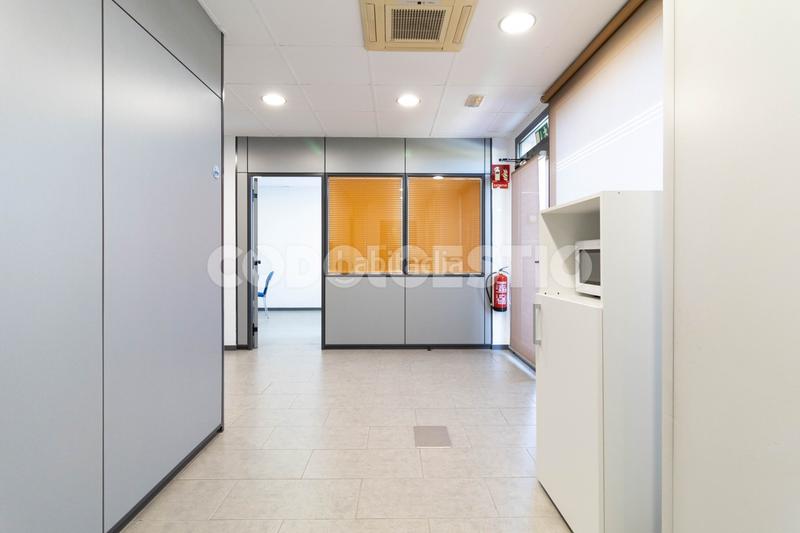 Foto 4892c018-709b-480f-9b34-689a4f9e525b. Affitto locale commerciale in Manlleu