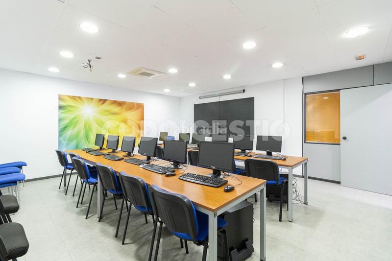 Foto 5d25f9be-4c7e-48f1-9df2-e9600ead5446. Affitto locale commerciale in Manlleu