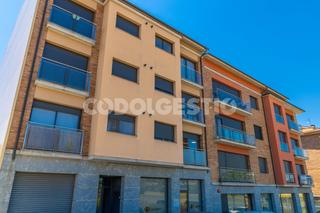 Lloguer Local Comercial  Roma. Local comercial en lloguer a manlleu