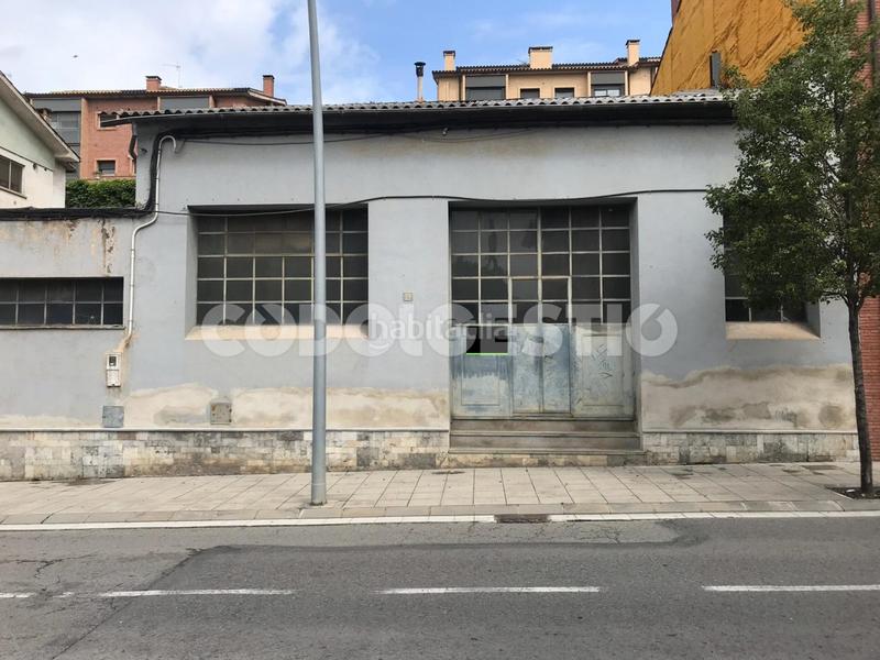 Foto efea9fbf-362b-43d7-911c-c42777df967d. Nau industrial a Torelló