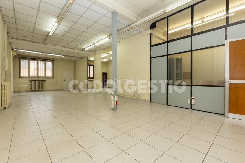 Foto 2904d10d-12cf-4ef3-a967-1f2aa9907064. Location local commercial dans Manlleu