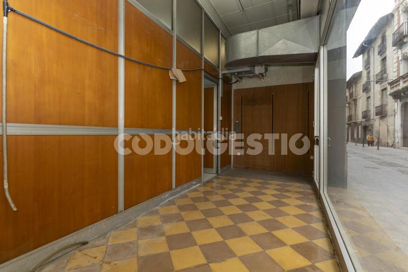 Foto f5f28835-57fd-40b4-af1c-fbb251aaba2b. Location local commercial dans Manlleu