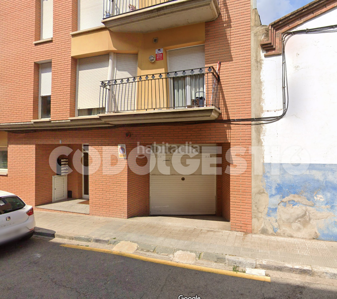 Foto 2d4aa676-3a9f-4cd5-8cfc-3dcff1225497. Parking coche plaça daparcament en venda a en Manlleu