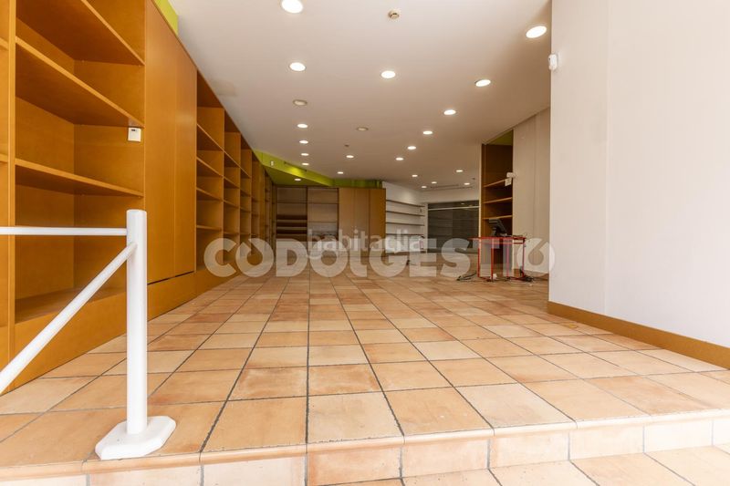 Foto 12f2c4f4-1878-49cc-bb48-83544d5197c6. Alquiler local comercial  en lloguer a en Manlleu