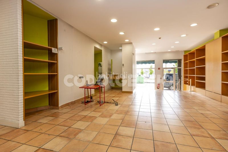 Foto 1eafa0ec-9bf4-4bd8-8d20-1362534a08d7. Alquiler local comercial  en lloguer a en Manlleu