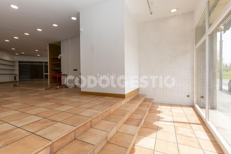 Foto 87131149-c2e1-44eb-903c-14d46f4a7b17. Alquiler local comercial  en lloguer a en Manlleu