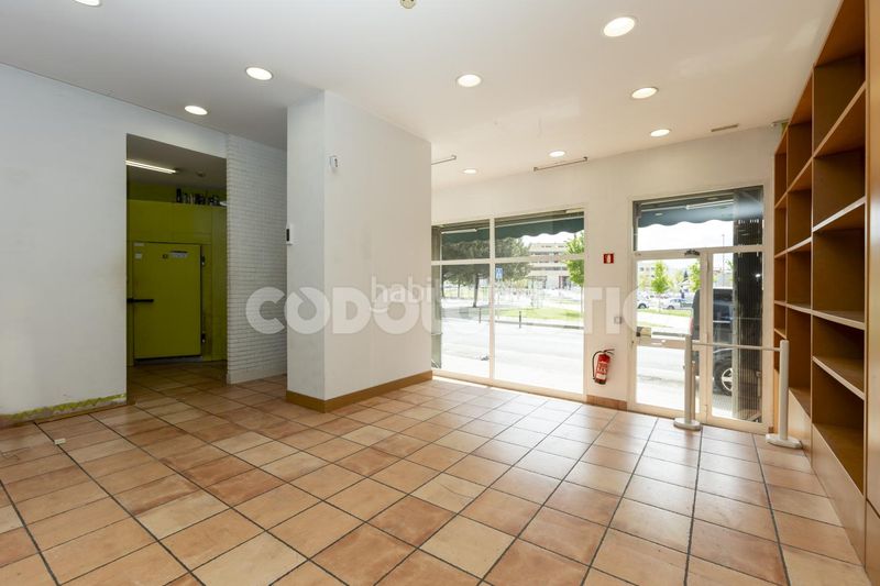 Foto a1eb3fce-1f8b-40d4-a0f5-8f5e3d7e3e90. Alquiler local comercial  en lloguer a en Manlleu