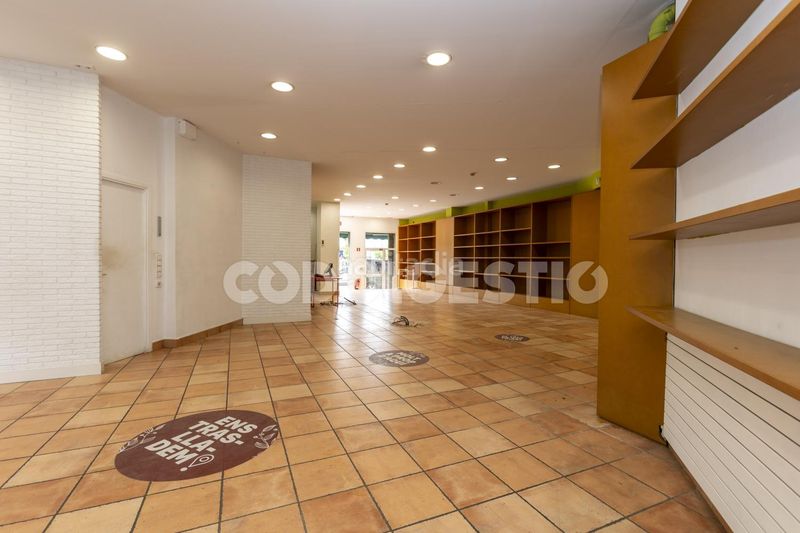 Foto ba388551-aa1c-471e-ae5b-f7bb0213872b. Alquiler local comercial  en lloguer a en Manlleu