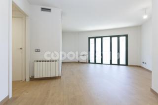 Flat  Alta cortada. Pis en venda a manlleu